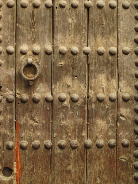 Incorporating Antique Furniture Pieces in Modern Design