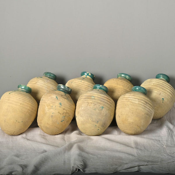 Small semi-glazed antique oil jar (”Perulera”)