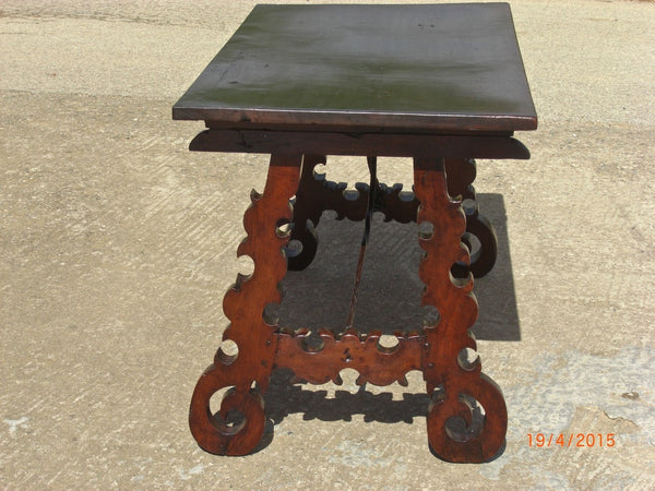 Antique campaign table in walnut from Spain