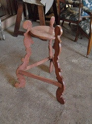 Antique scalloped-leg tripod table, pine