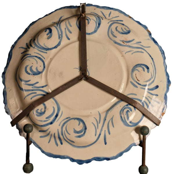 Large antique scalloped heraldic platter with cherubs