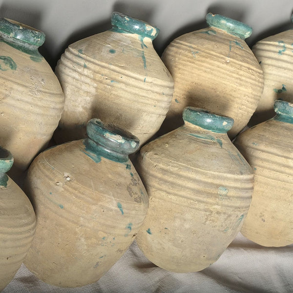 Small semi-glazed antique oil jar (”Perulera”)