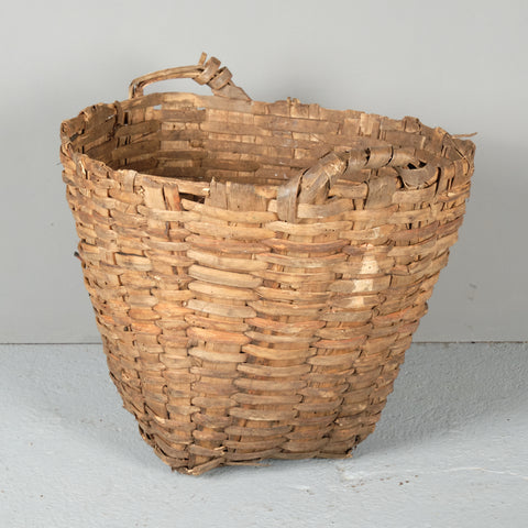 Antique chestnut bark “vendimia” basket