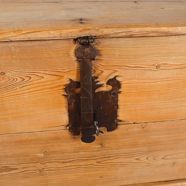 Large antique “Alpujarreña” chest, pine