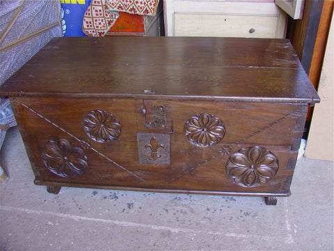 Antique eight-drawer chest of drawers, walnut