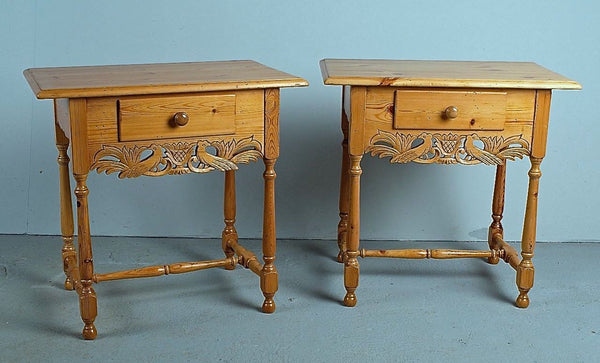 Antique scalloped skirt pine accent table with drawer