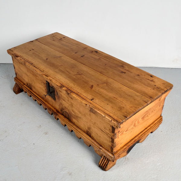 Antique scalloped skirt blanket chest, pine
