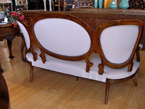 Antique upholstered 3-seat "Isabelino" settee, walnut