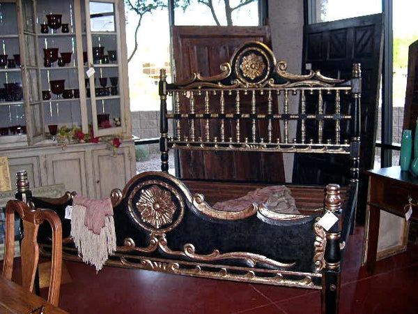 Carved king-size “Medallion” bed in black and silver